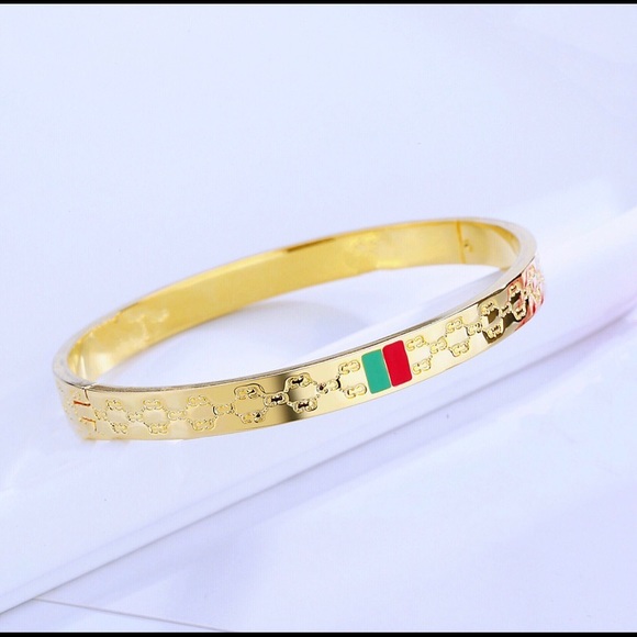 Jewelry - Luxury accessories bracelet